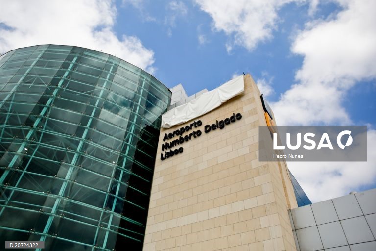 Estudantes guineenses retidos no aeroporto de Lisboa amea?ados de repatriamento até sexta-feira