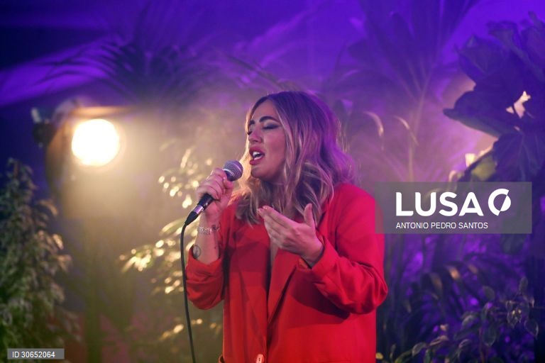 Gisela Jo?o em defesa da Liberdade edita novo álbum Inquieta
