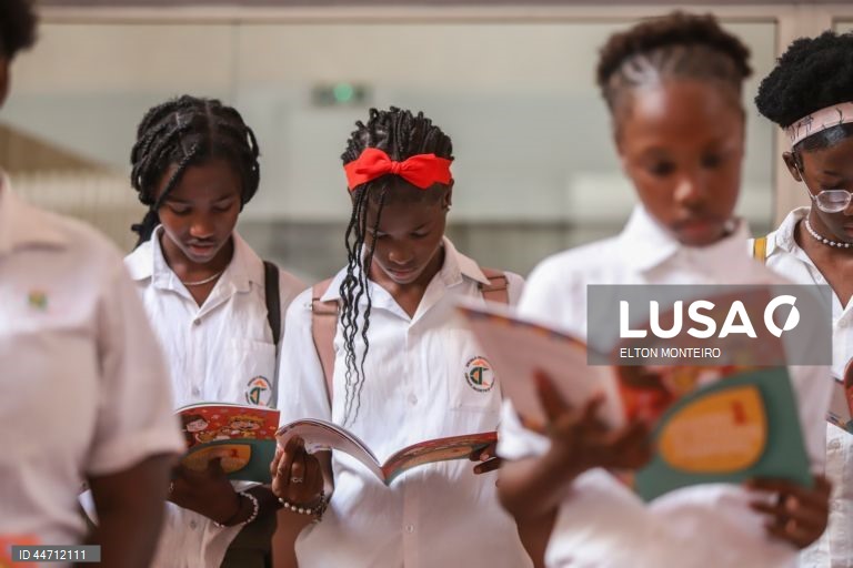 Ano letivo em Cabo Verde arranca com 130 mil alunos e oito mil professores