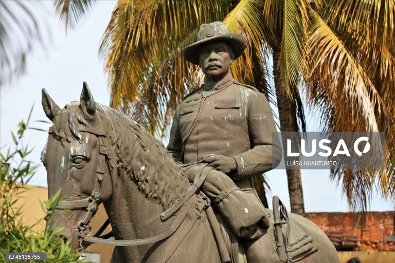 Padr?o de Guerra é a única estátua colonial em Maputo 50 anos depois
