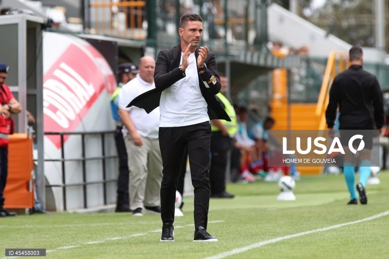 Técnico do Nacional pede vitória frente ao Arouca para dedicar aos adeptos