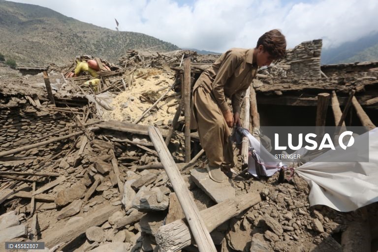 Talib?s elevam para 2.200 número de mortos causados por sismo no Afeganist?o