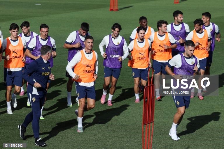 Sele??o portuguesa volta a treinar e viaja até Erevan rumo ao Mundial2026