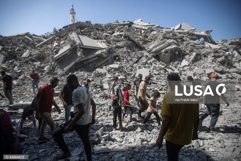 Israel diz que 480 mil palestinianos fugiram da cidade de Gaza
