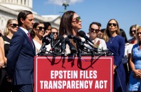 Vítimas de Epstein pedem divulga??o de todos os documentos sobre o caso