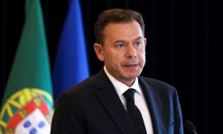 Montenegro promete celeridade nas investiga??es ao acidente no elevador da Glória e apoio da TAP a familiares