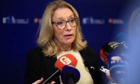 Ministra diz que emprego de qualidade n?o tem de ser necessariamente qualificado